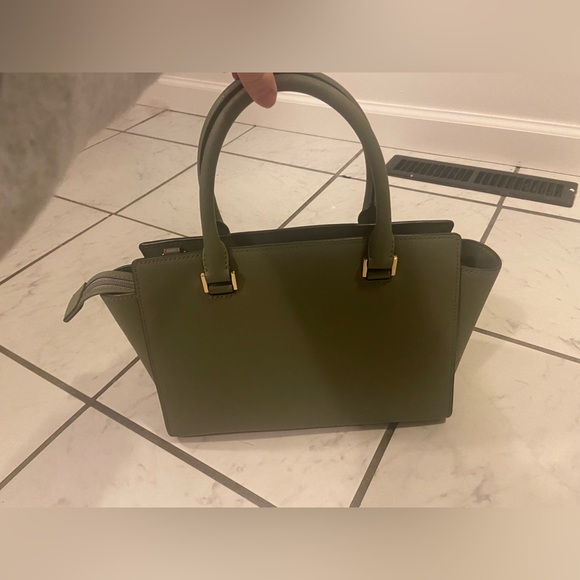 Michael Kors Purse - Picture 3 of 6